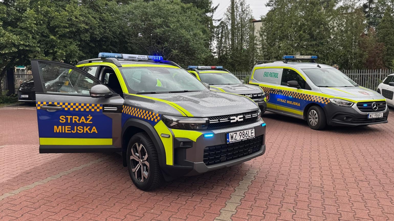 Dacia Duster w Straży Miejskiej Łomianek. Nowy radiowóz od lipca