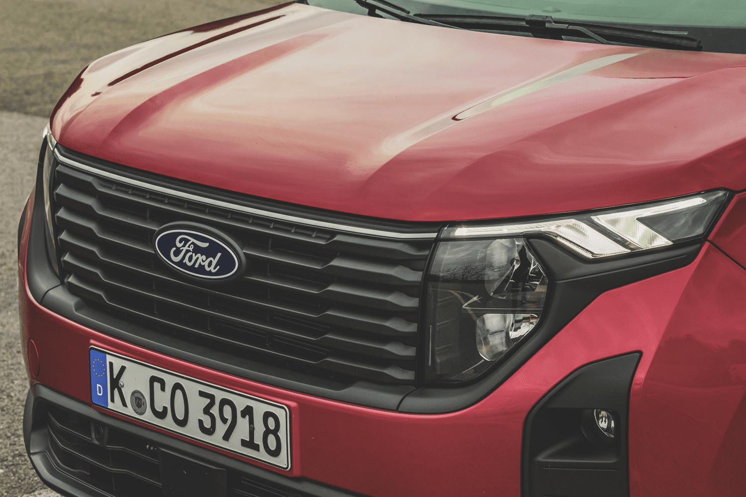 Ford Transit Courier 2024 już w sprzedaży. Jest praktyczny, ekologiczny i ładnie wygląda