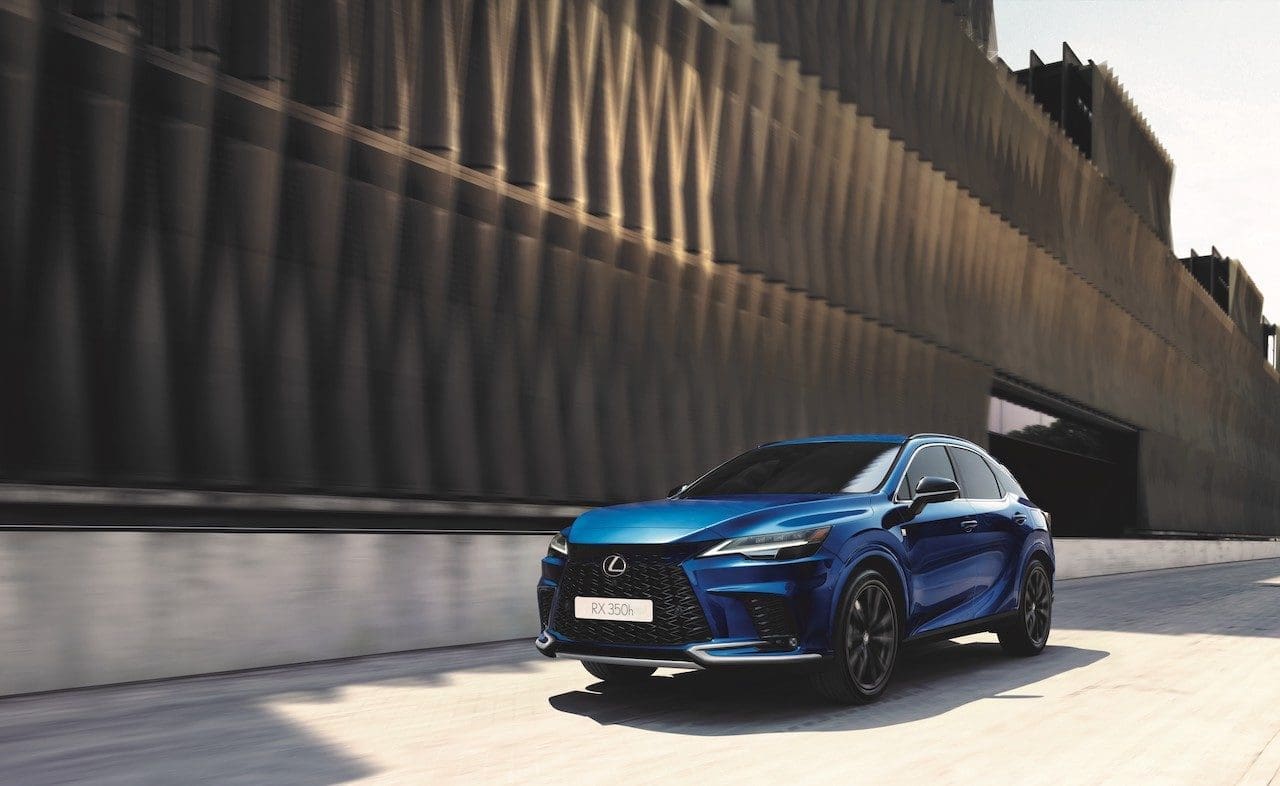 Lexus RX F Sport Design. Nowa wersja 2023 z bogatym wyposażeniem