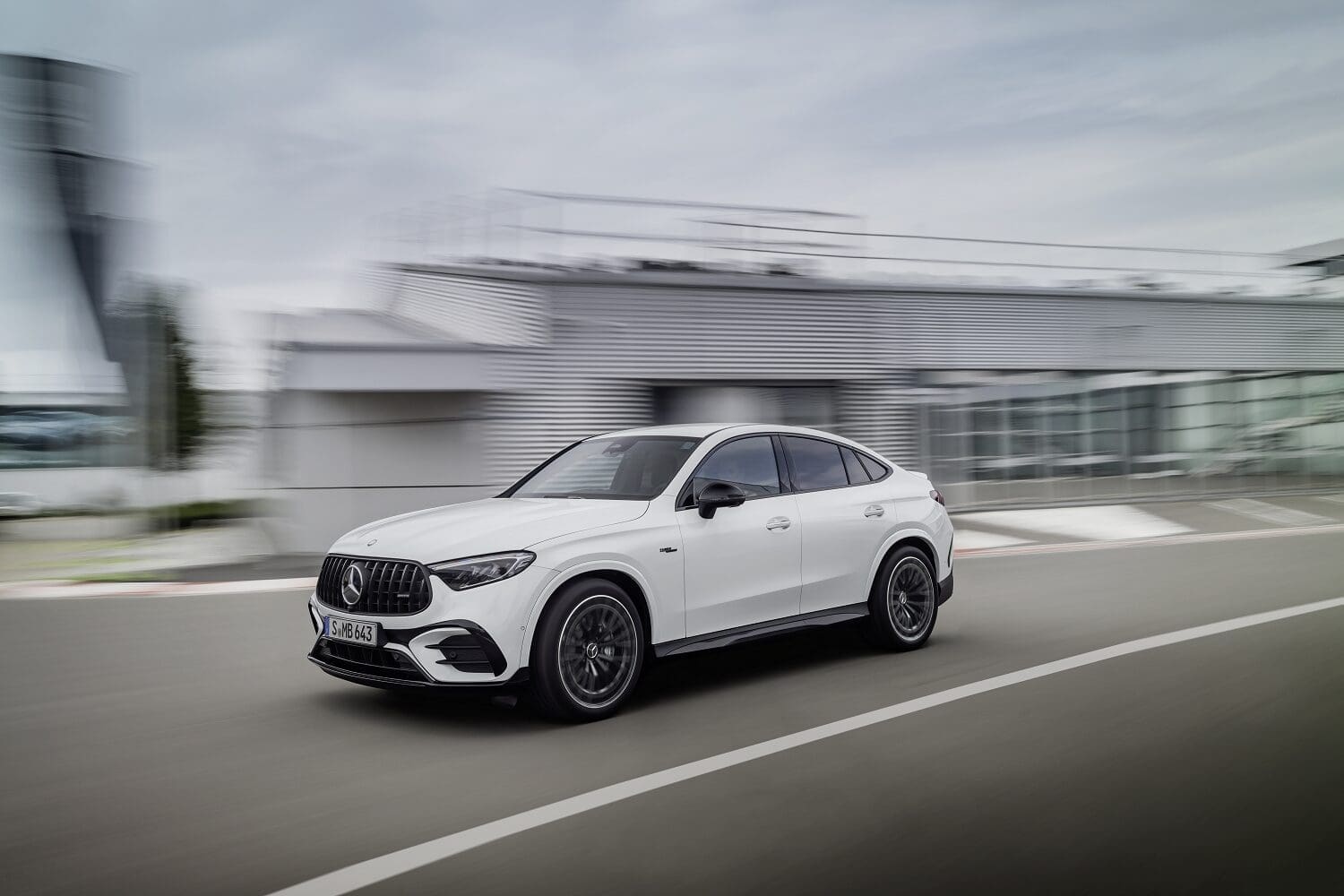 Nowy Mercedes AMG GLC Coupe 2024. Potęga pod maską!