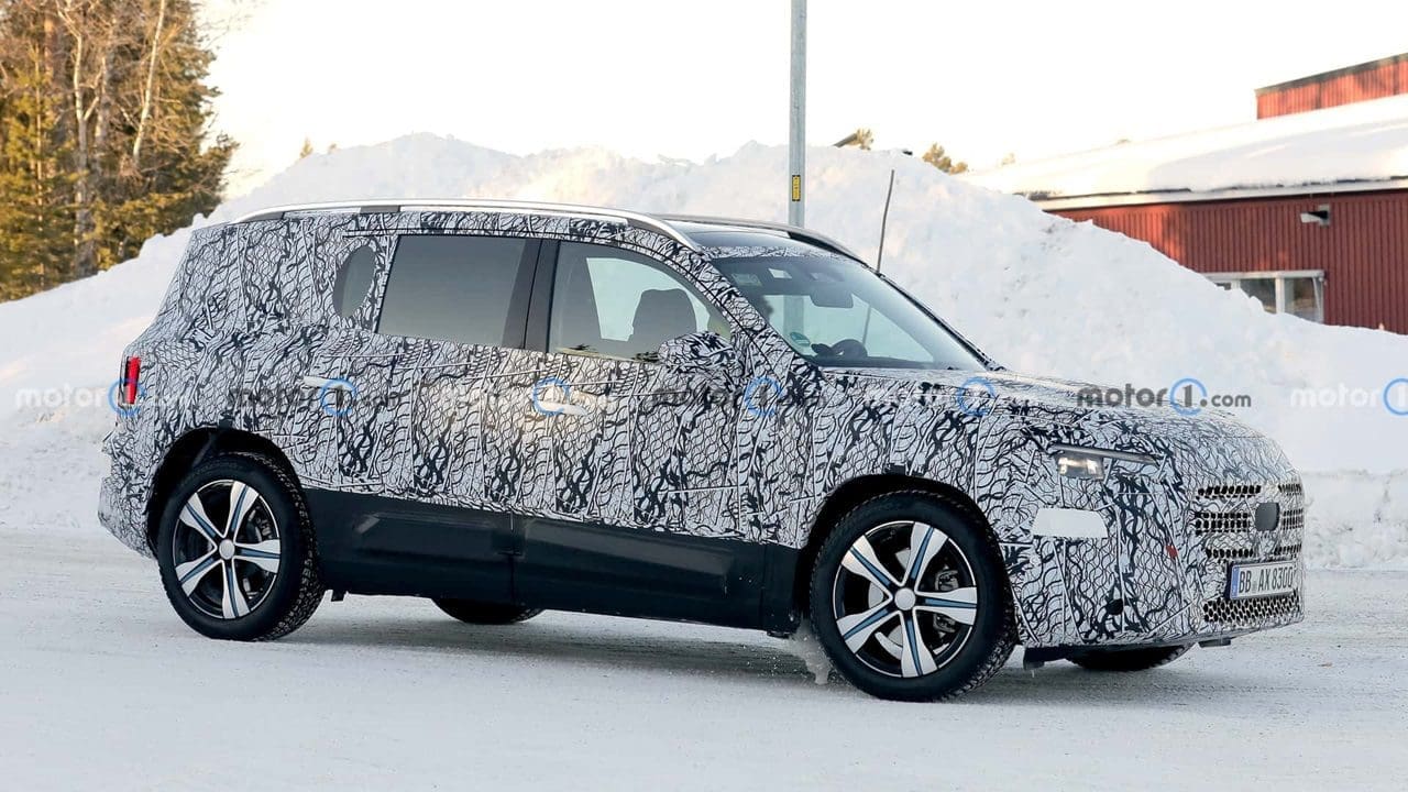 Mercedes GLB 2026. Pierwsze zdjęcia nowego modelu. Co wiemy o SUV-ie?