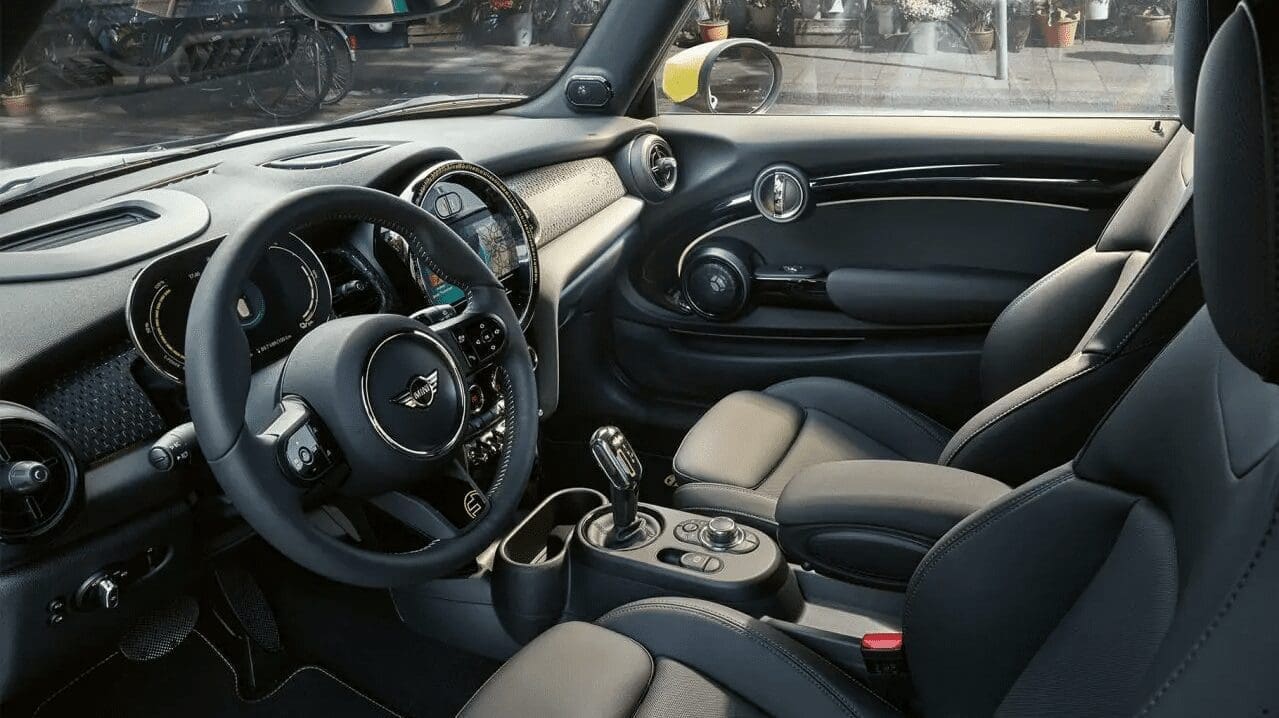 Mini Cooper SE wnętrze