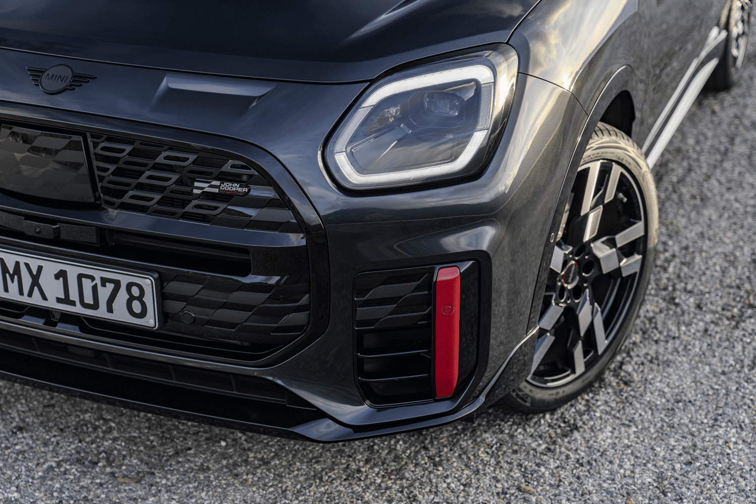 Nowe Mini John Cooper Works Countryman. Napęd na wszystkie koła ALL4 i 300 KM mocy.