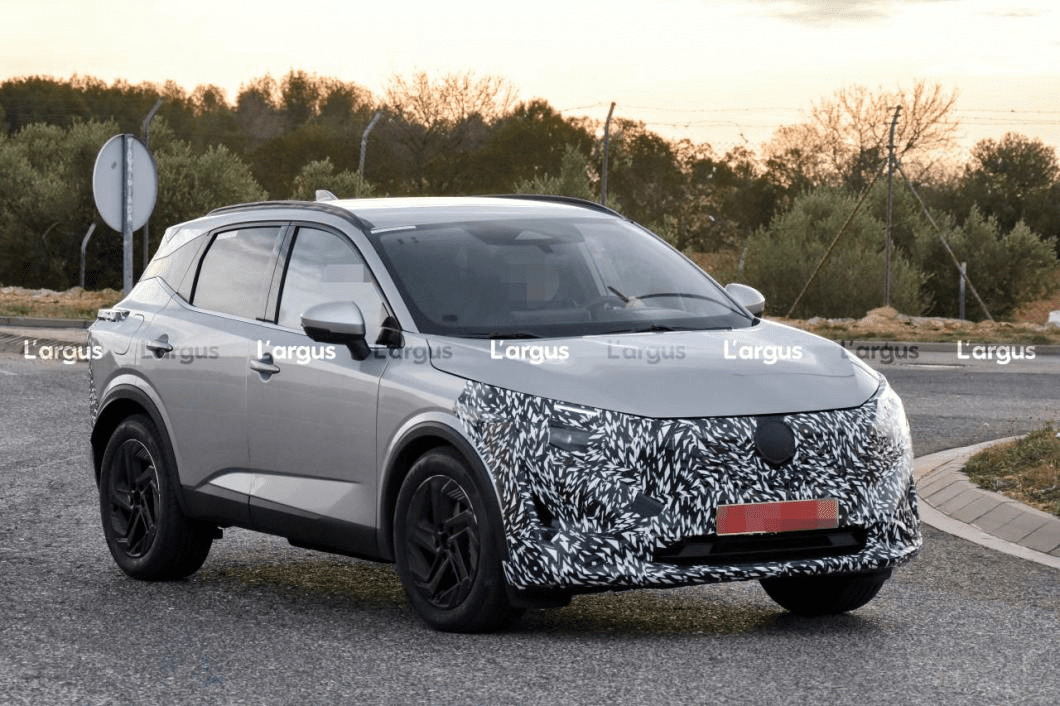Nissan Qashqai 2024. Doczekamy się aktualizacji popularnego SUV-a. Ma kilka niespodzianek