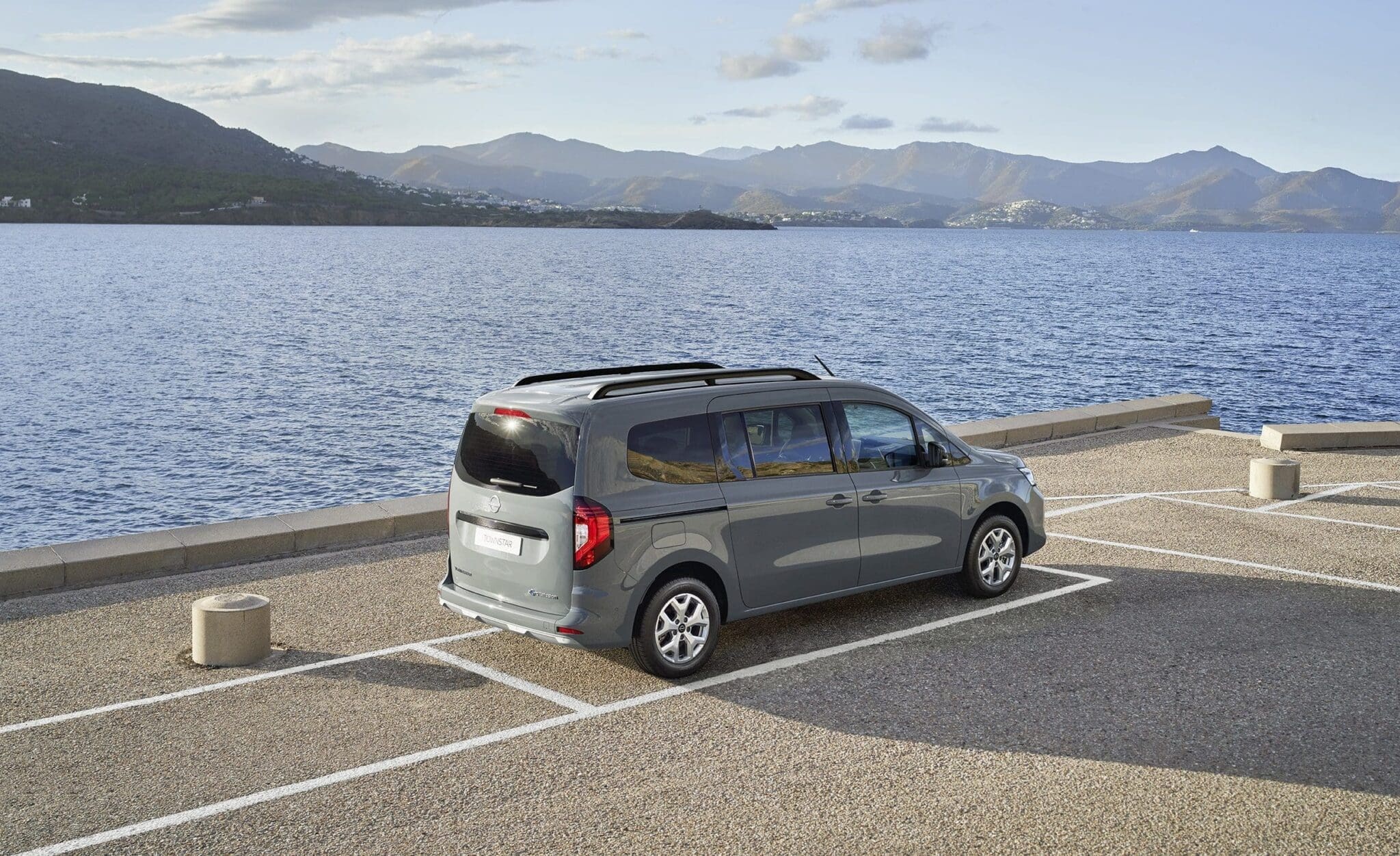 Nowy 7-osobowy Nissan Townstar Combi L2 to idealne połączenie praktyczności z komfortem
