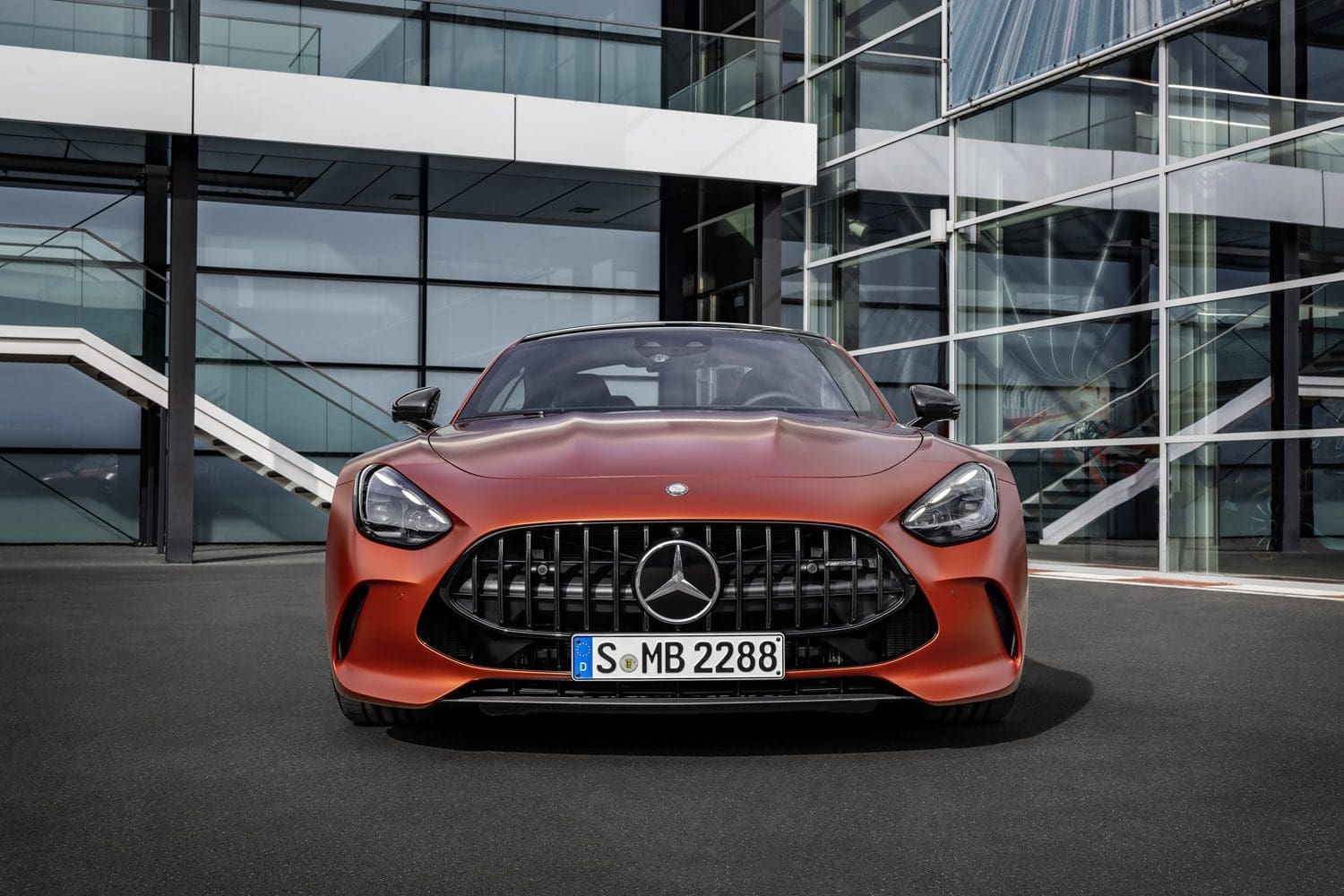 Nowy Mercedes-AMG GT 63 S E PERFORMANCE. Hybrydowa moc i wyścigowa technologia