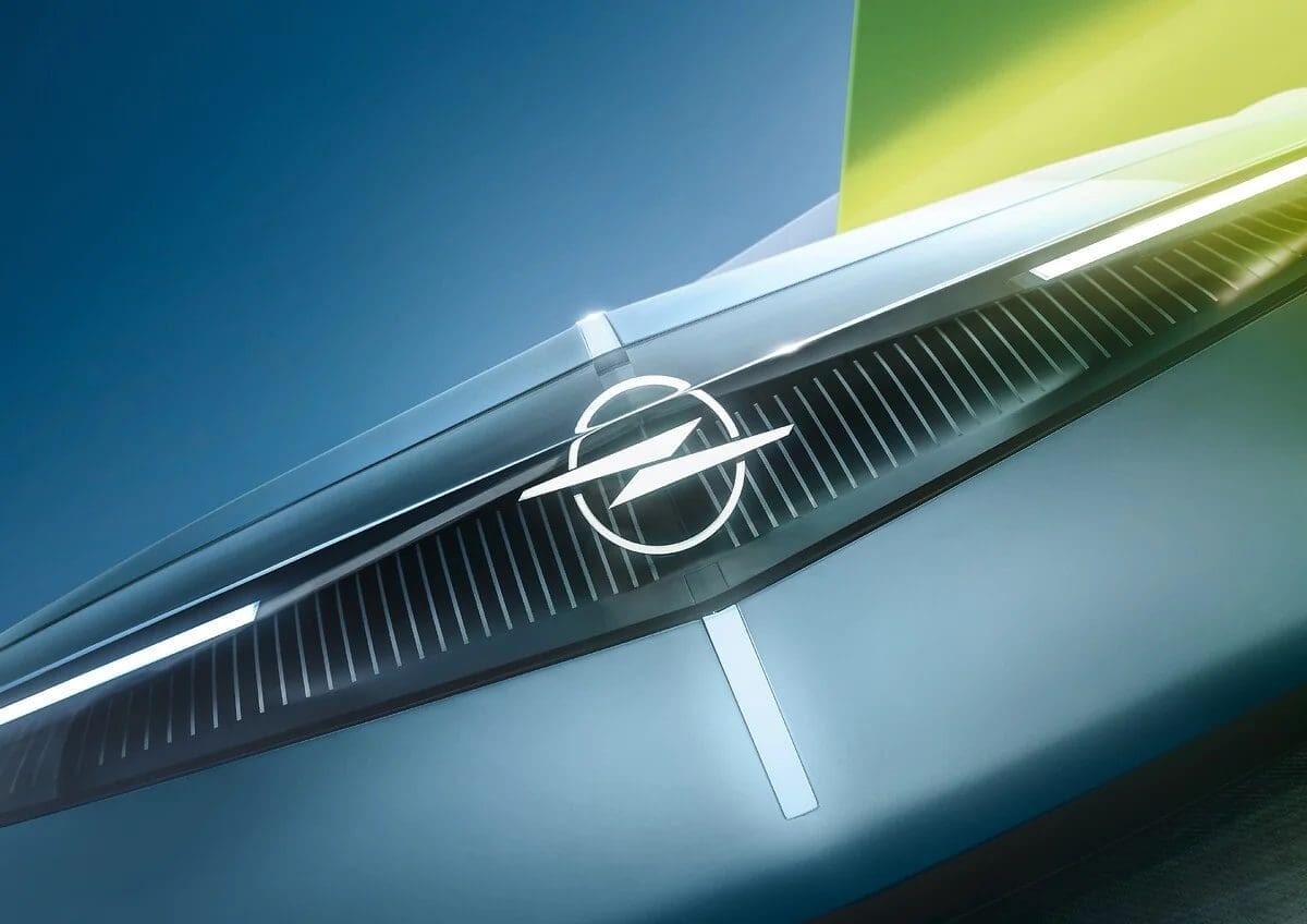 Opel Experimental 2024? Pierwsze zdjęcia nowego modelu