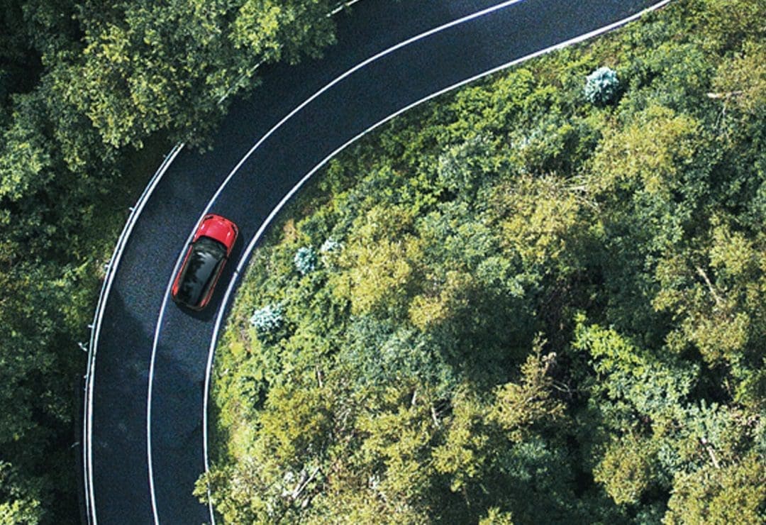 Nowa Toyota RAV4 2026 z nowym wnętrzem i nowymi silnikami. Zbliża się rewolucja tego modelu