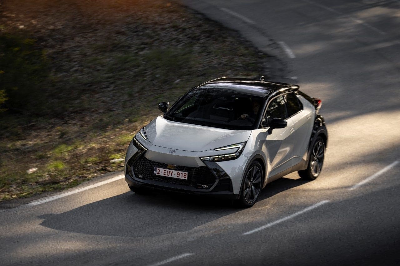 Toyota c-hr plug-in wersja Comfort Plus cennik