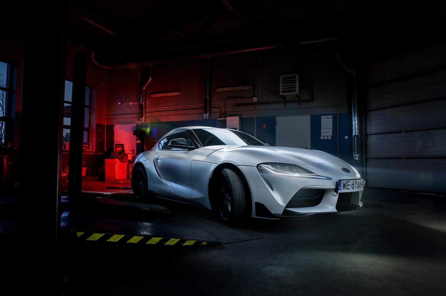 Toyota wprowadza coś wyjątkowego. Rewolucja 2024 w świecie lakierów samochodowych