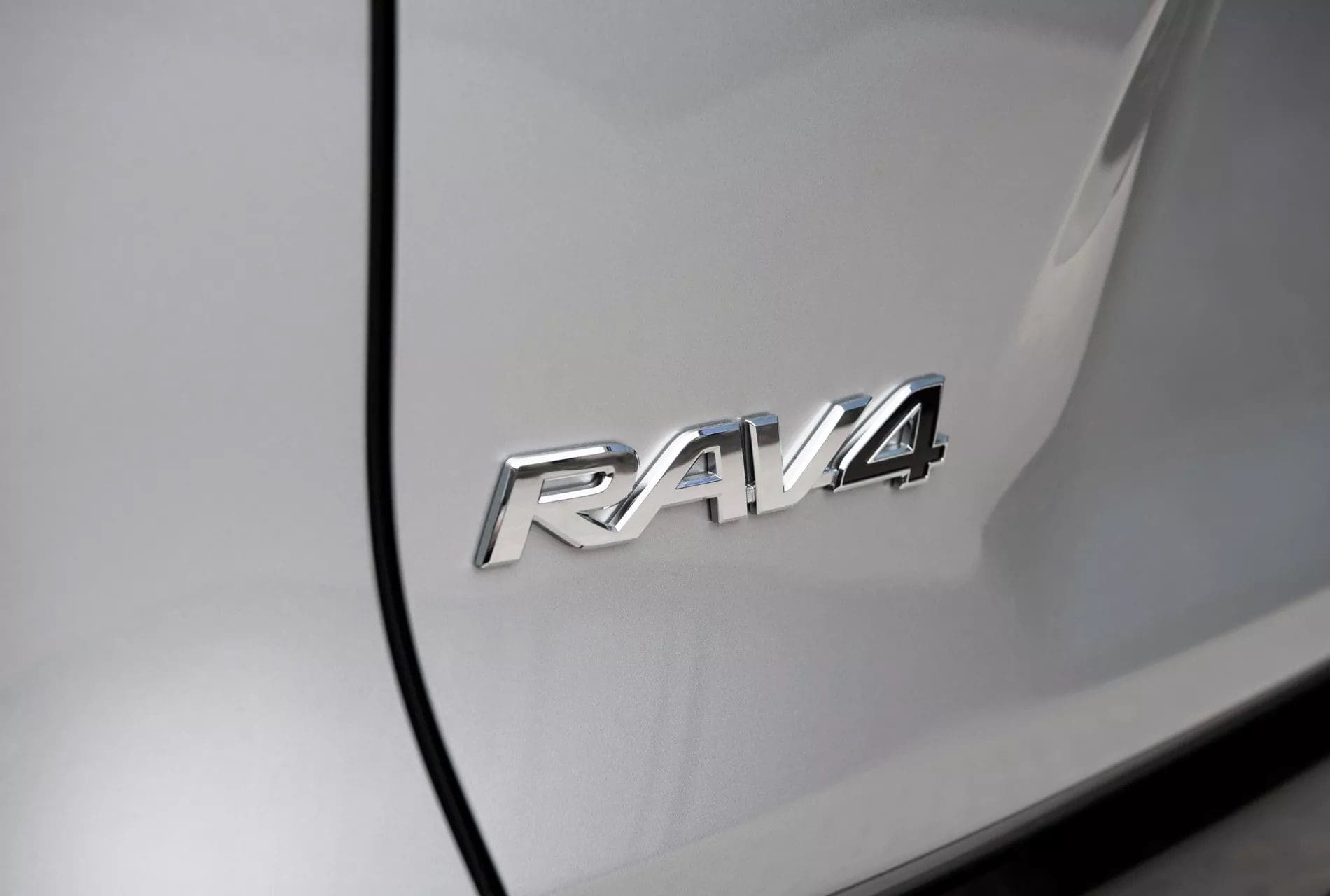 Toyota RAV4 2026. Nowy SUV nadchodzi, mamy pierwsze zdjęcia