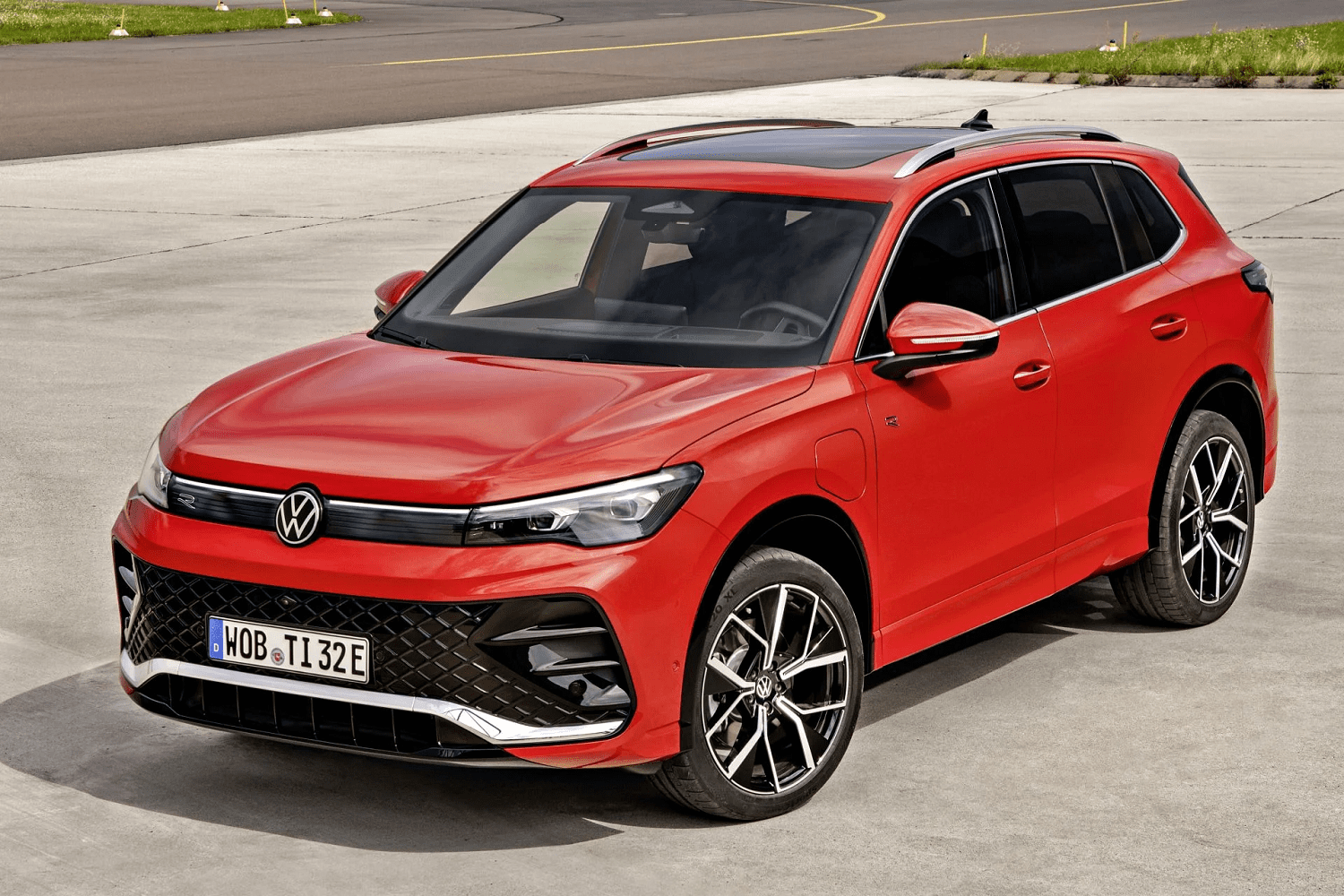 Nowy Volkswagen Tiguan 2024. Silnik 1.5 eTSI i diesel. Hybryda później, a jaka cena?