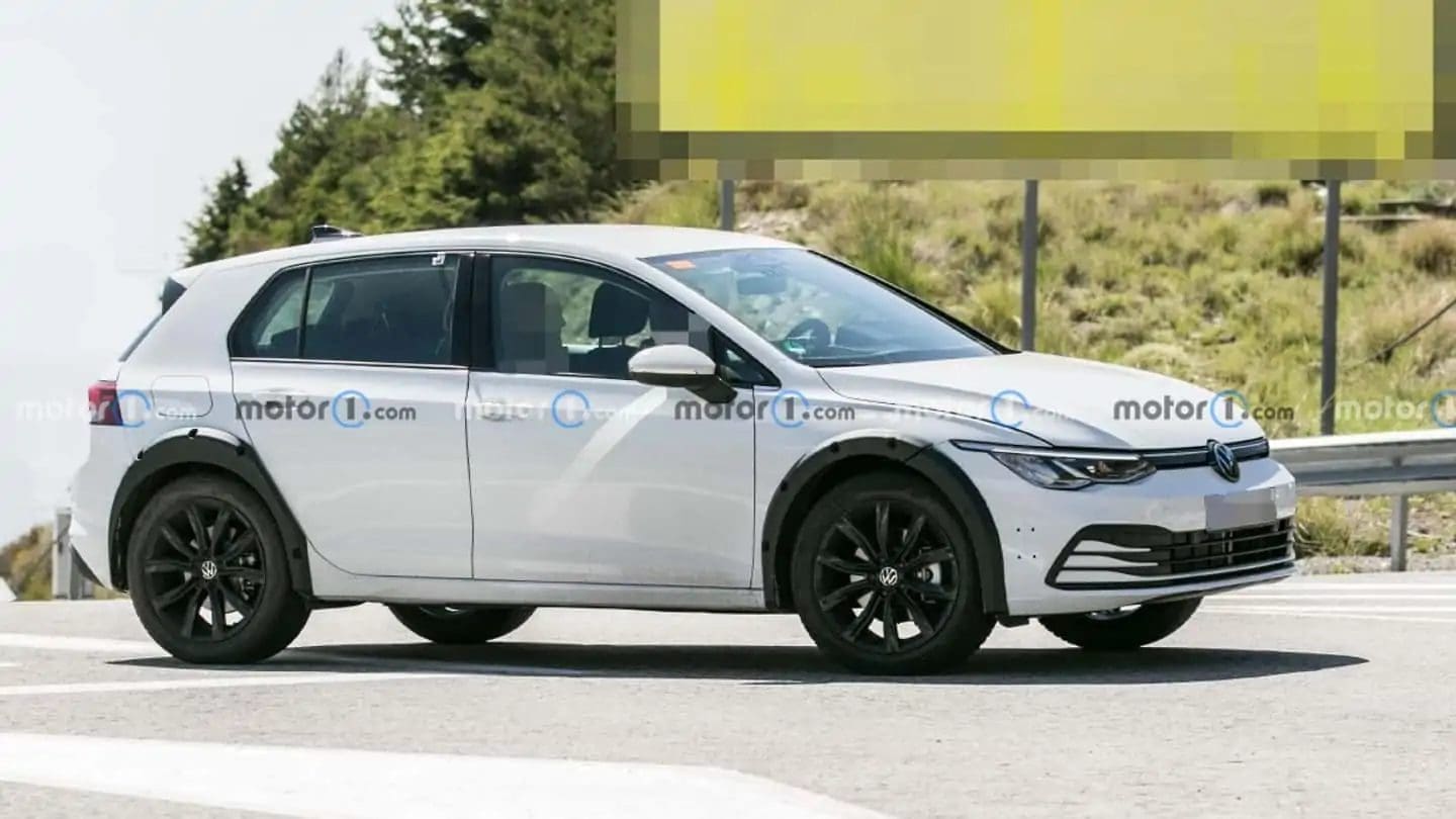 Nowy Volkswagen T-Roc 2025. Ostatni model marki z silnikiem spalinowym?