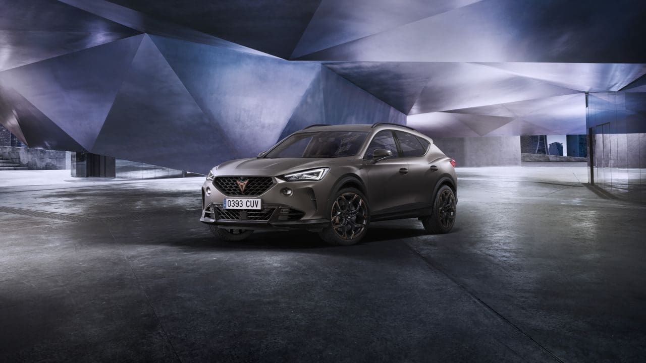Sportowa Cupra Formentor VZ5 w limitowanych wersjach Enceladus Grey i Century Bronze – wyjątkowy model na polskich drogach