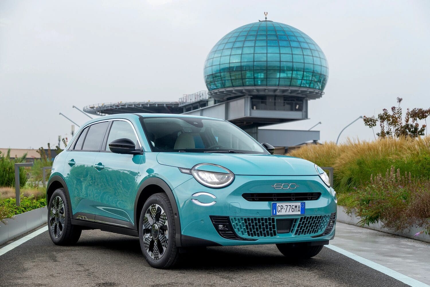 Fiat 600 Hybrid. Dostępny od 2024 roku, ale nie wszędzie