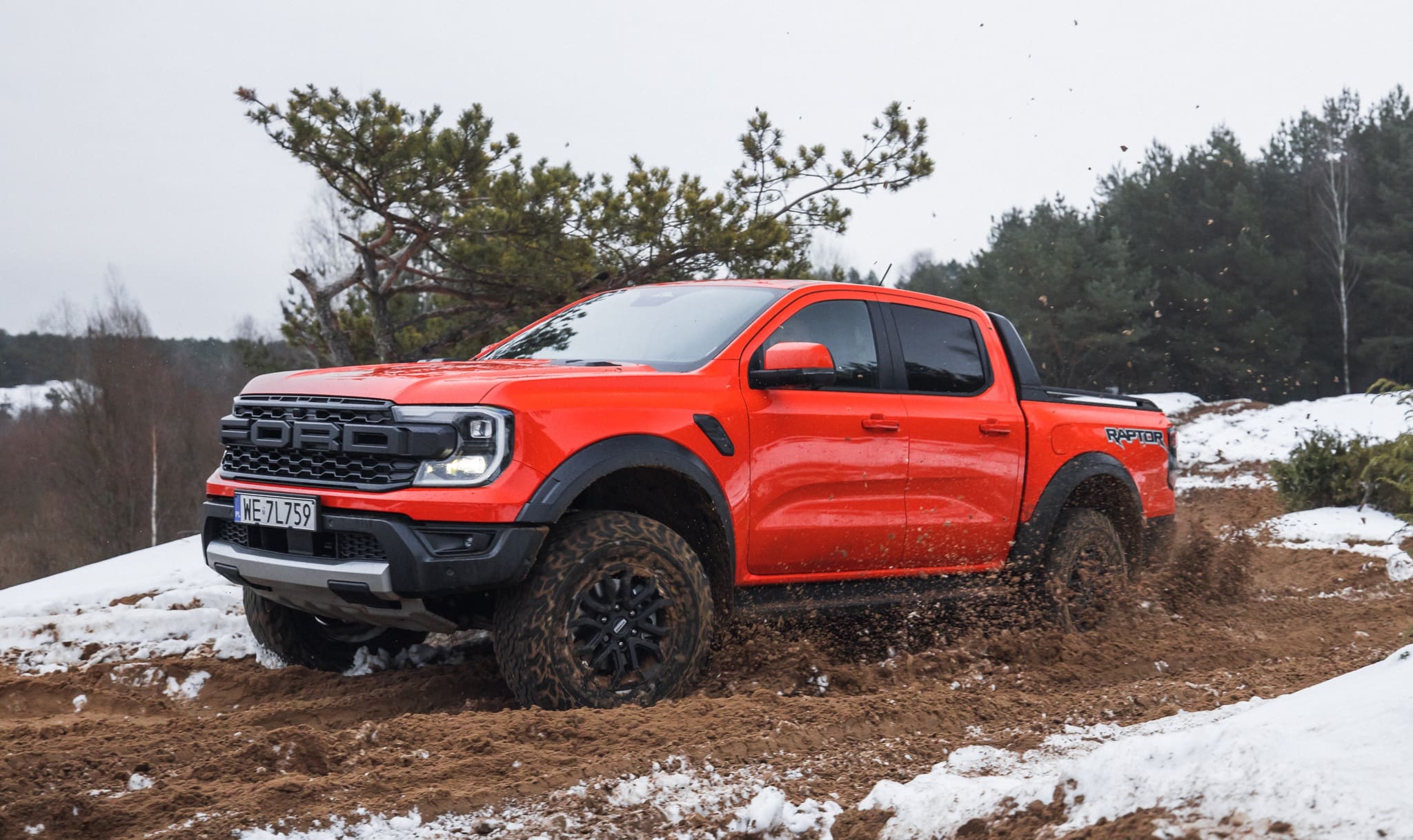 Ford Ranger 2.0 EcoBlue Bi-Turbo i nie tylko zdominował rynek w 2025 roku. Najpopularniejszy pickup w Polsce