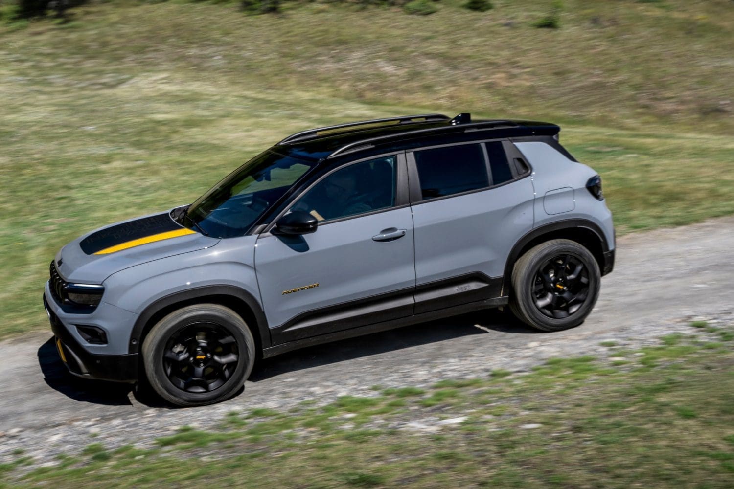 Jeep Avenger 2025. Wersja specjalna Avenger North Face Edition oraz napęd 4xe już w polskich salonach