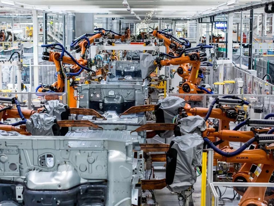 Kryzys w zakładach Volkswagena. Obniżka pensji o 10% – Związek zawodowy zapowiada strajki na liniach produkcyjnych