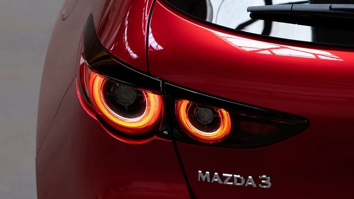 Nowości w modelach Mazda CX-30 i Mazda 3 e-Skyactiv G. Zmiany obejmą popularny silnik benzynowy 2 litry