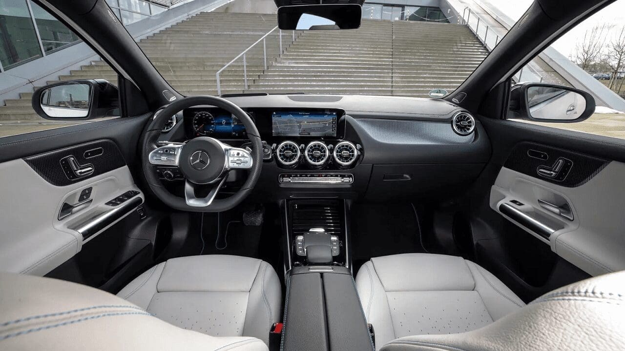 Mercedes EQA wnętrze