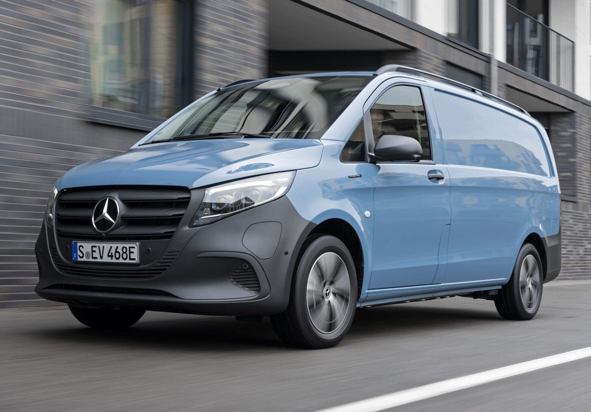 Elektryczny Mercedes Vito z nową baterią 90 kWh . Więcej mocy, większy zasięg, zero kompromisów