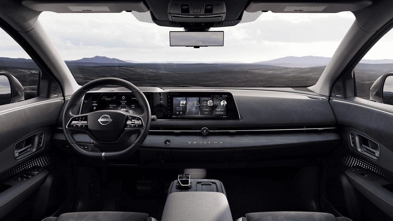 Nissan Ariya wnętrze