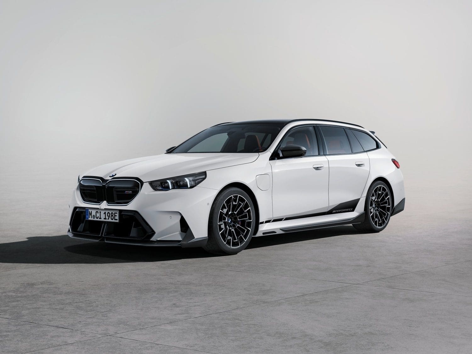 Nowe BMW M5 Touring. Luksusowe sportowe kombi w wydaniu hybrydowym