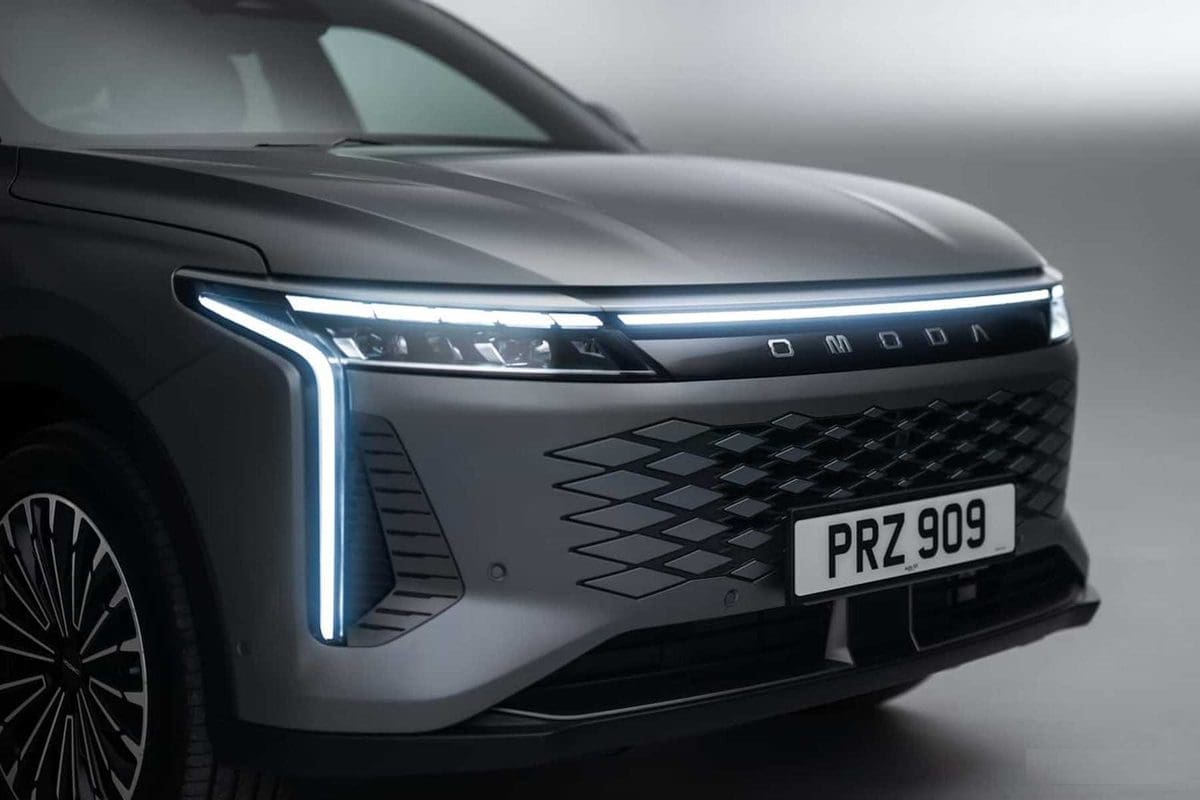 Omoda 9 Super Hybrid zachwyca! Mocna premiera na Poznań Motor Show