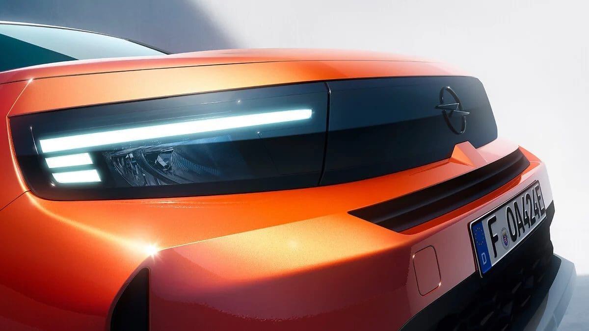 Nowy Opel Frontera 2024. Mamy pierwsze zdjęcia następcy Crosslanda