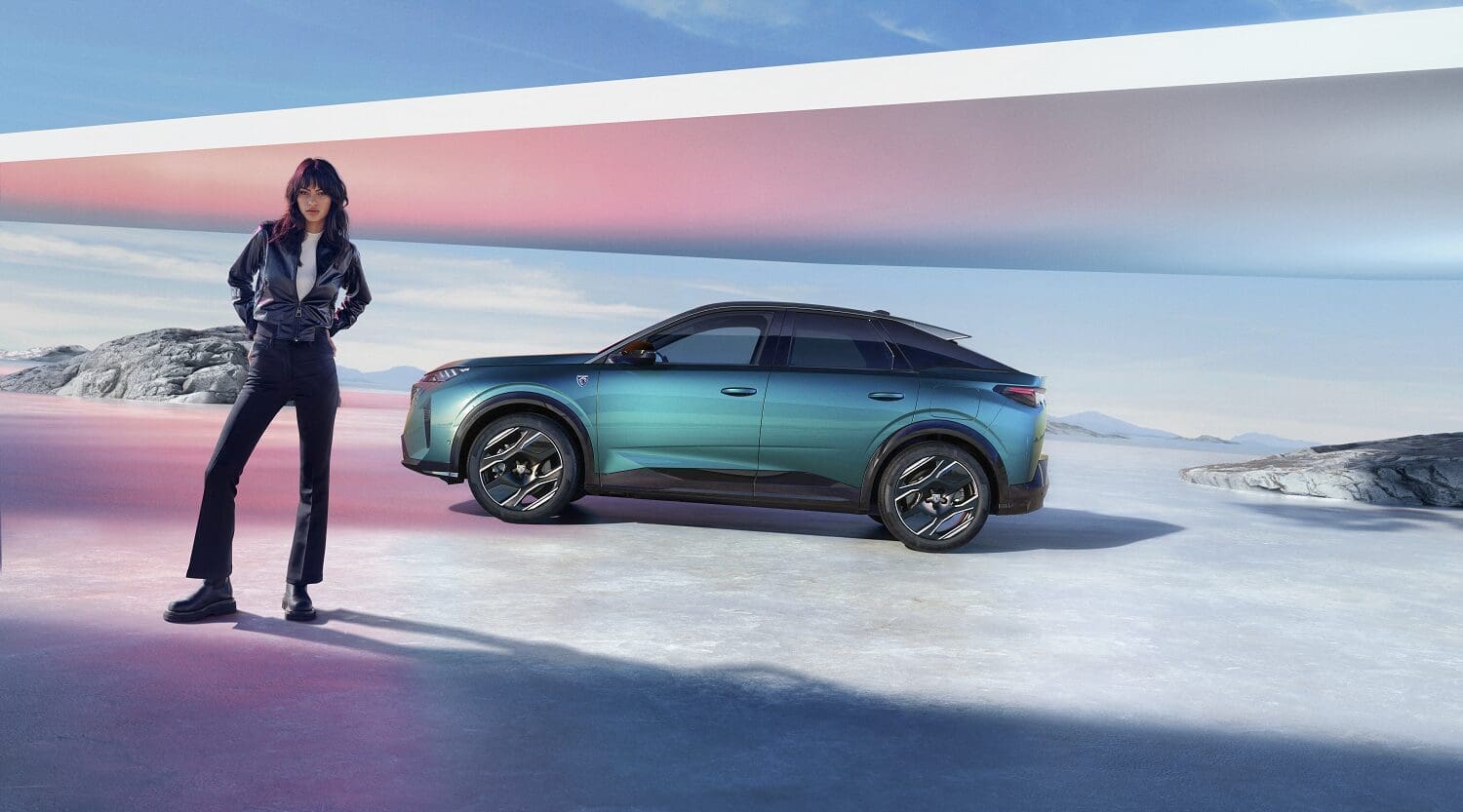 Nowy Peugeot E-3008 zaprezentowany.To elektryczny SUV typu Fastback