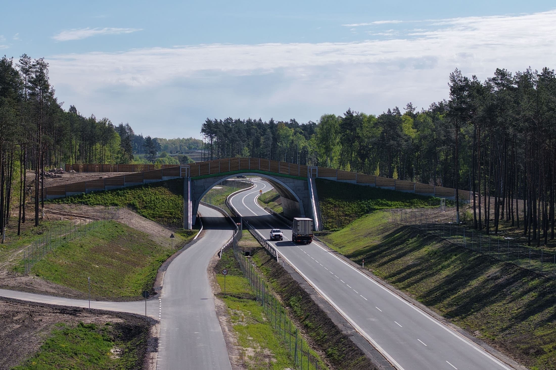 Program budowy dróg krajowych i Program budowy 100 obwodnic. Mamy nowe drogi w 2025 roku