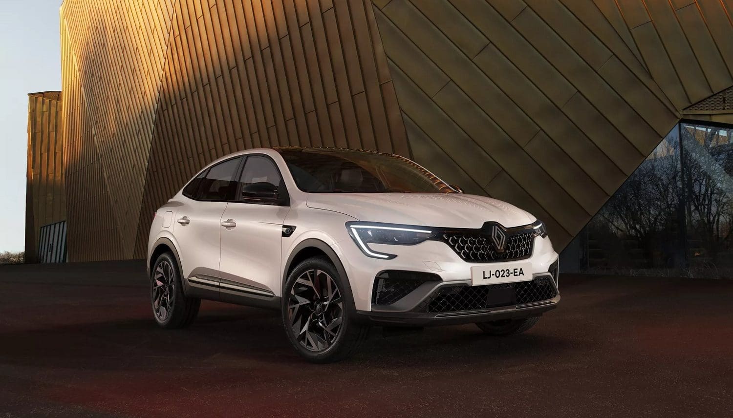 Renault Arkana FL 2024. Nowy wygląd i wyposażenie