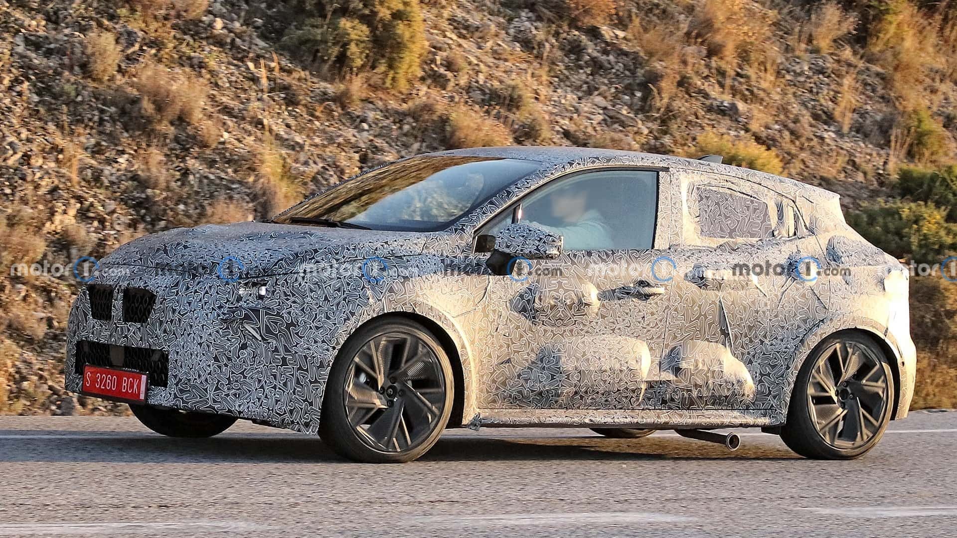 Renault Clio nowej generacji 2026 na pierwszych zdjęciach szpiegowskich