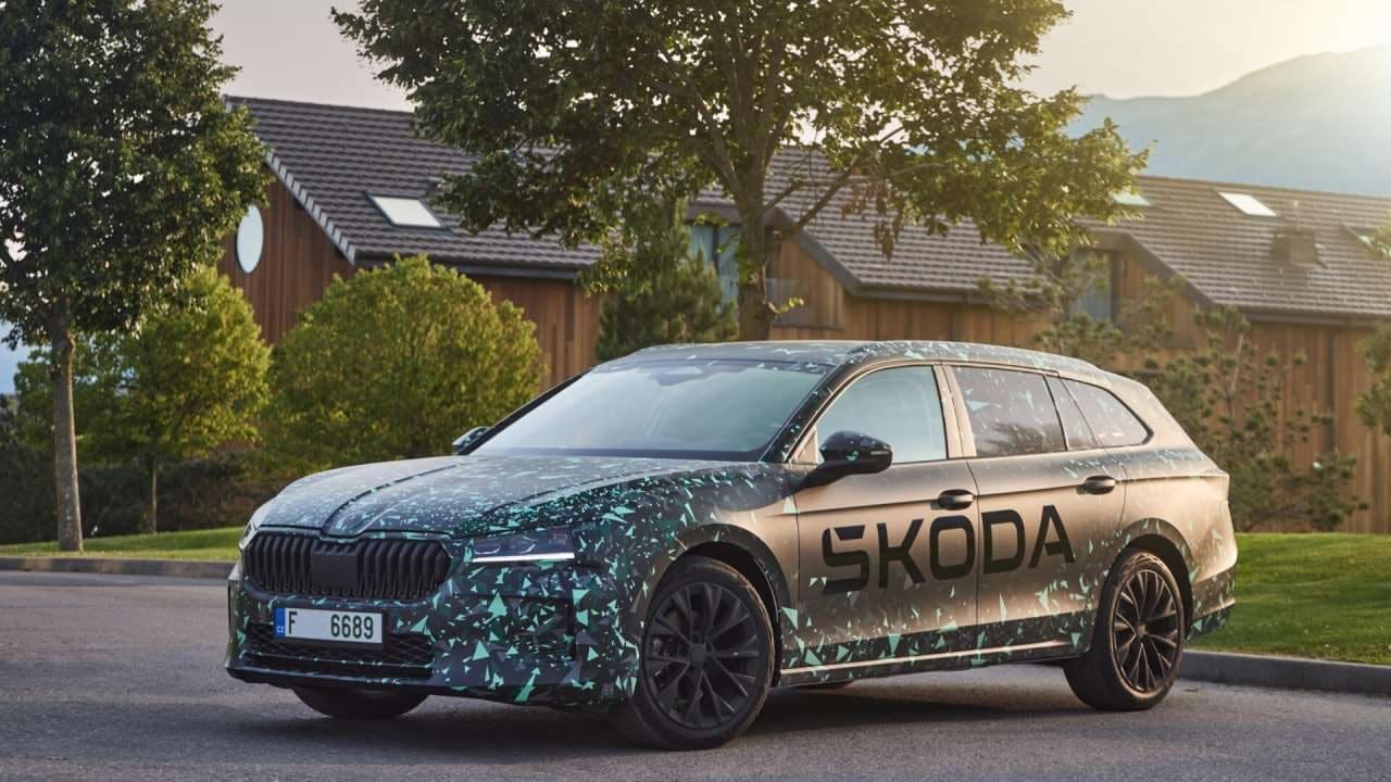 Skoda Superb 2024. Czesi chwalą się przed premierą!