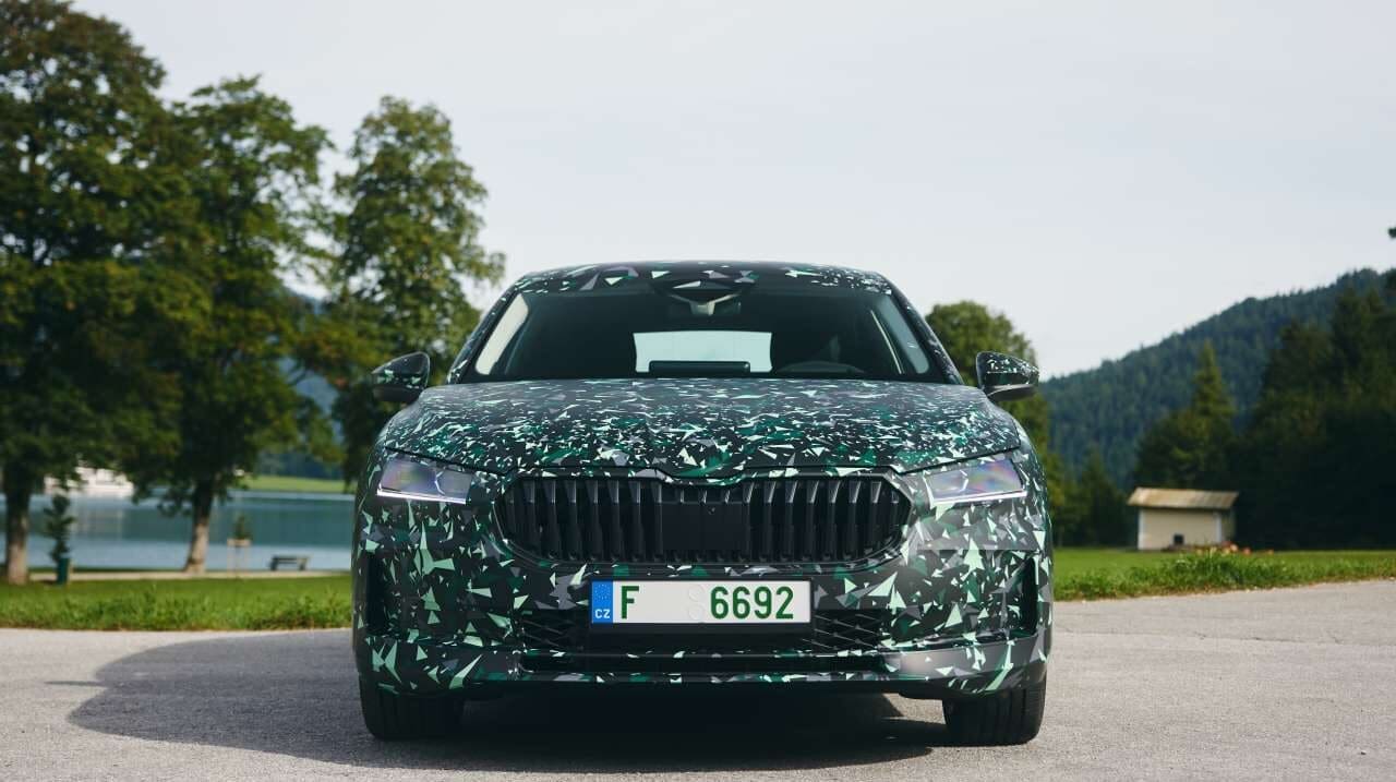 Nowa Skoda Superb 2024. Zobaczymy także wersję liftback