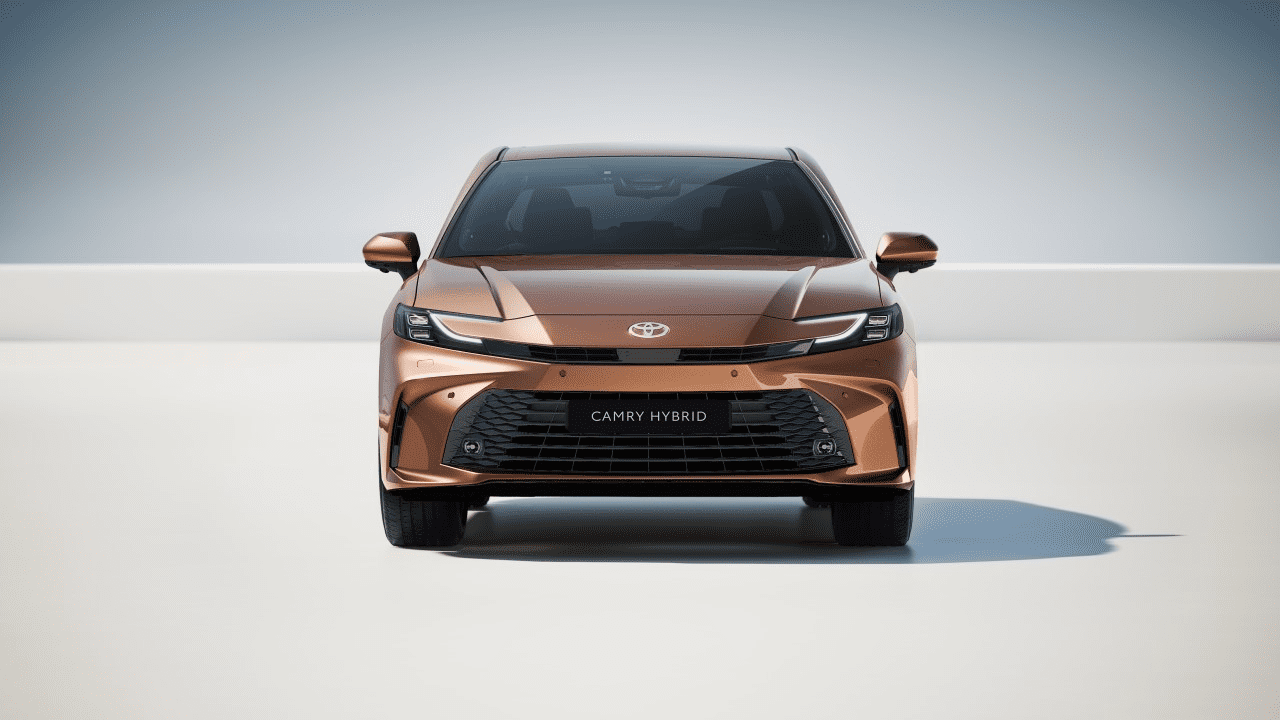 Nowa Toyota Camry – Polska premiera. Stylowa i dynamiczna hybryda 5 generacji