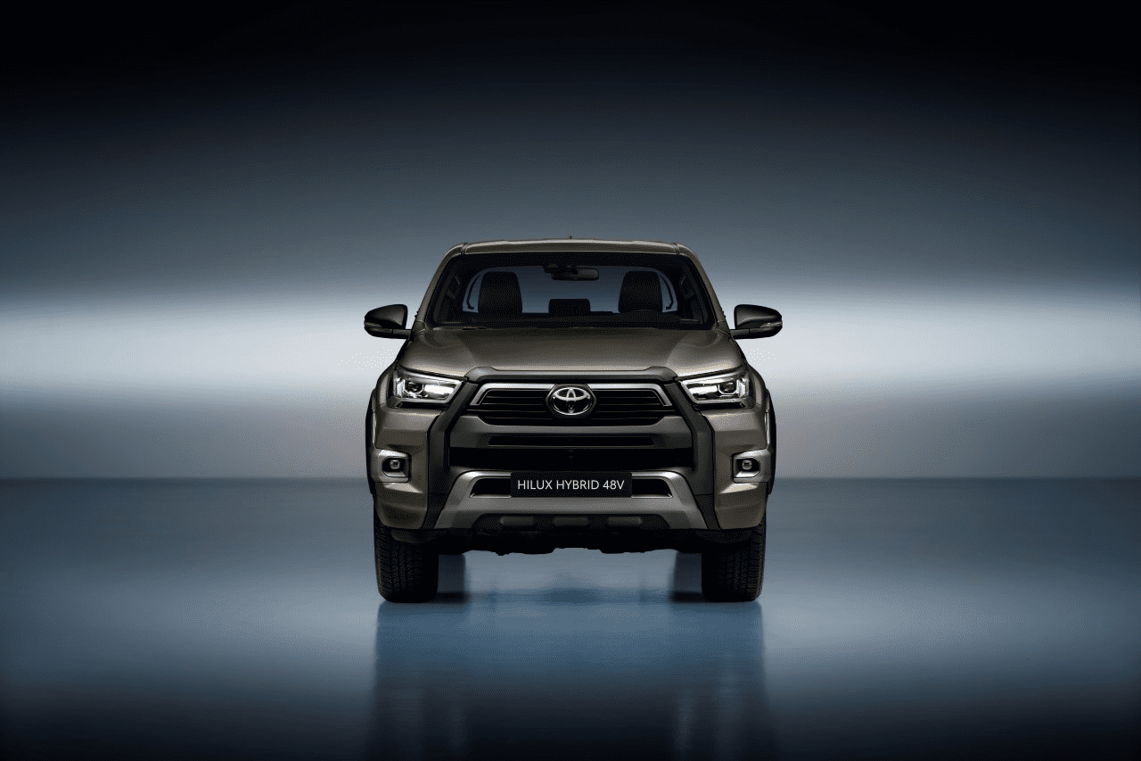 Toyota Hilux Mild Hybrid 48V. Nowa wersja popularnego pick-upa w ofercie. Kiedy ją zobaczymy?