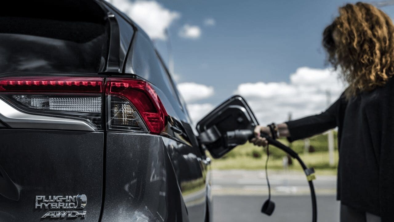 Toyota z nową generację hybryd plug-in
