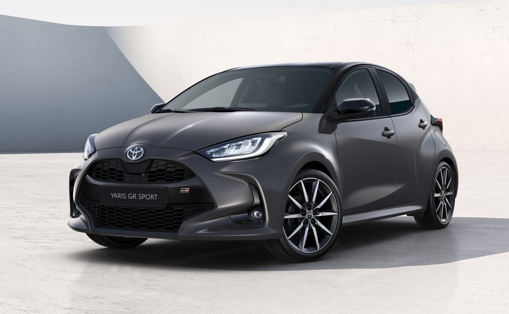 Odświeżona Toyota Yaris 2026 z lepszym wyposażeniem i nowymi kolorami
