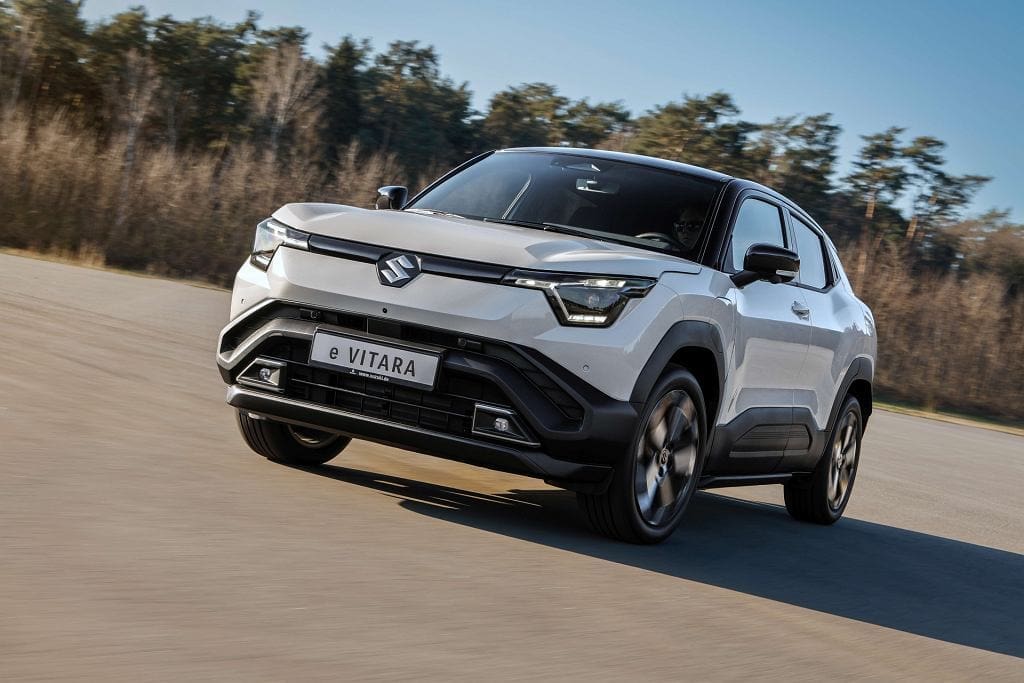 Suzuki e Vitara debiutuje w Polsce. Elektryczny SUV oferuje trzy wersje napędowe i nawet 426 km zasięgu.