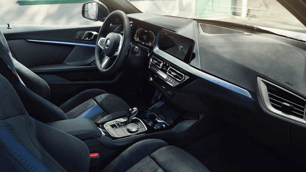 BMW serii 1 2023 wnętrze