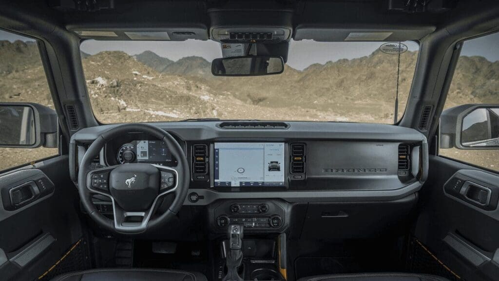 Ford Bronco wnętrze