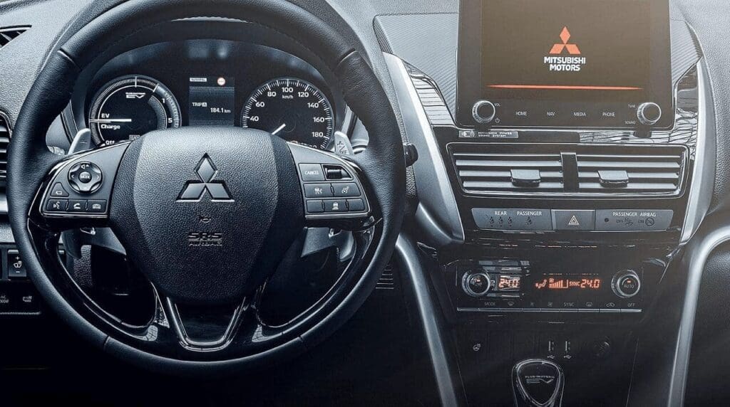 Mitsubishi Eclipse Cross kokpit