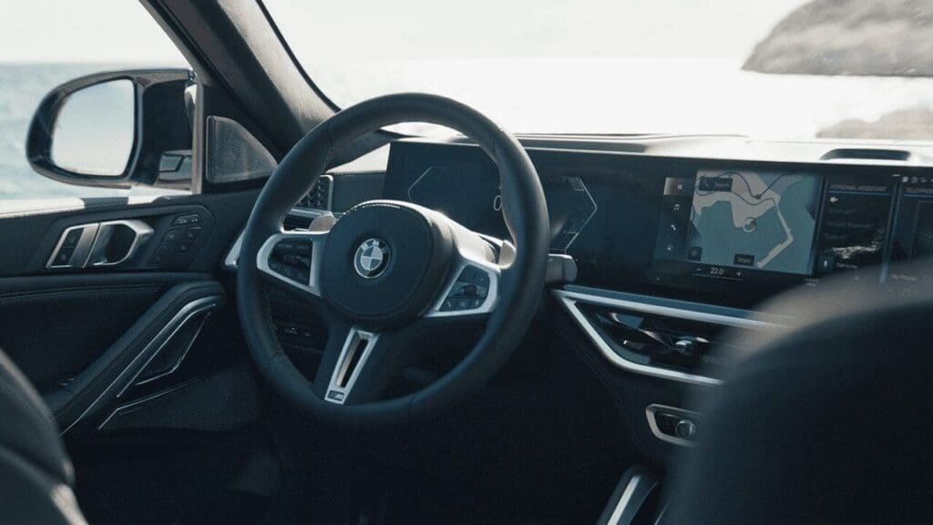 BMW X6 2023 wnętrze