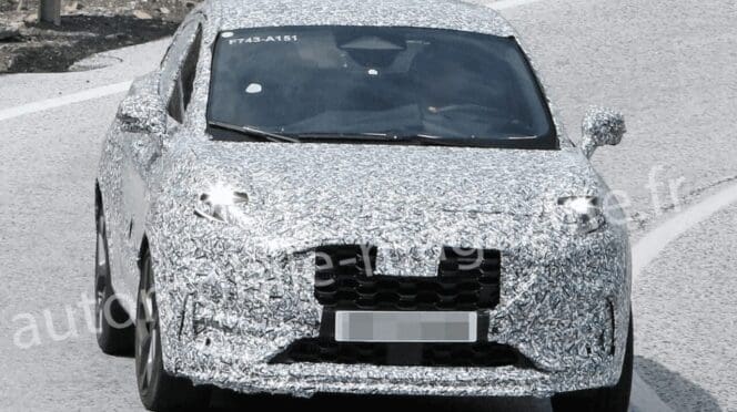 nowy ford puma 2024 na szpiegowskich zdjęciach