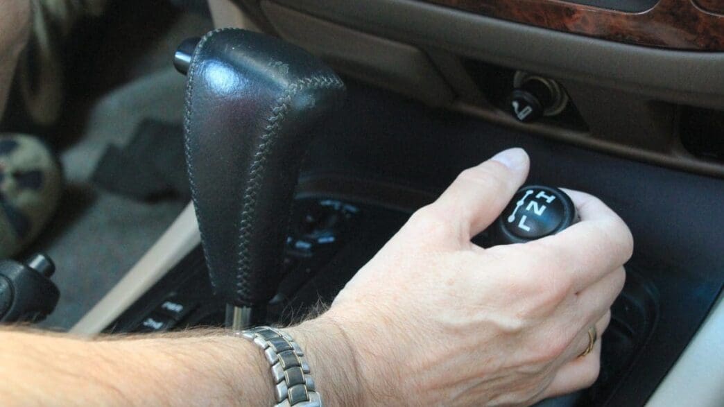 jak dbać o skrzynię biegów