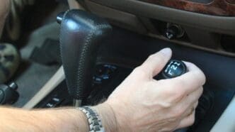 jak dbać o skrzynię biegów