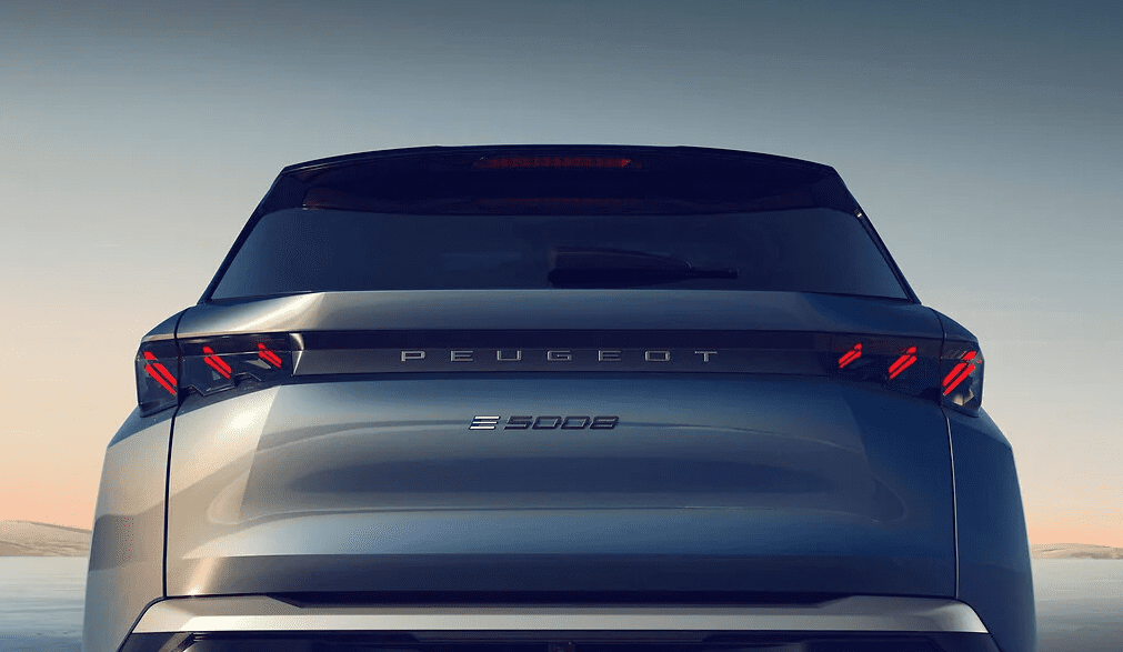 peugeot e-5008