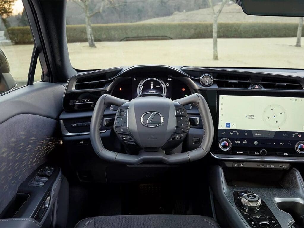 Lexus RZ 300e w środku