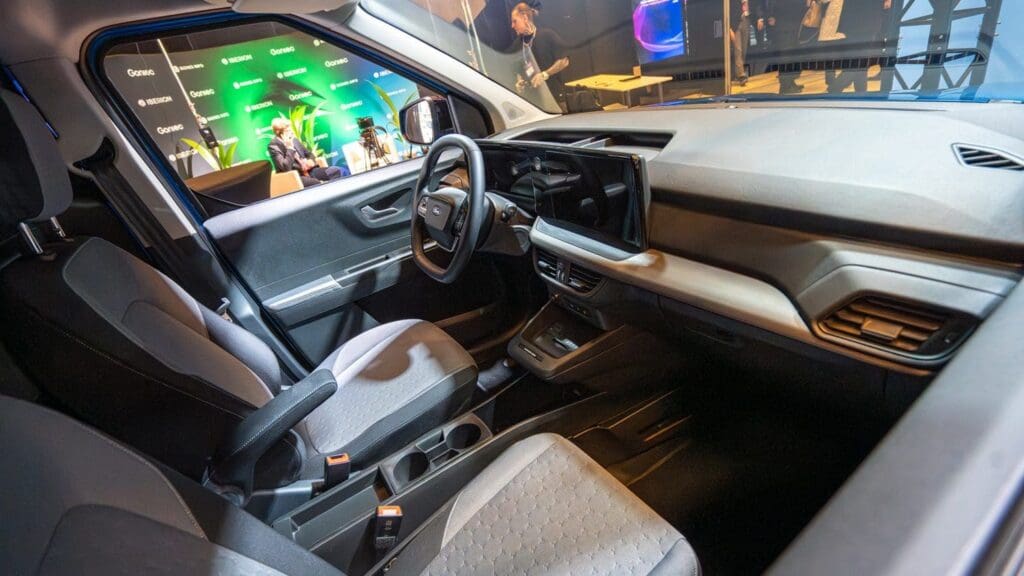 Nowy Ford E-Tourneo Custom i Ford E-Transit Courier 2024